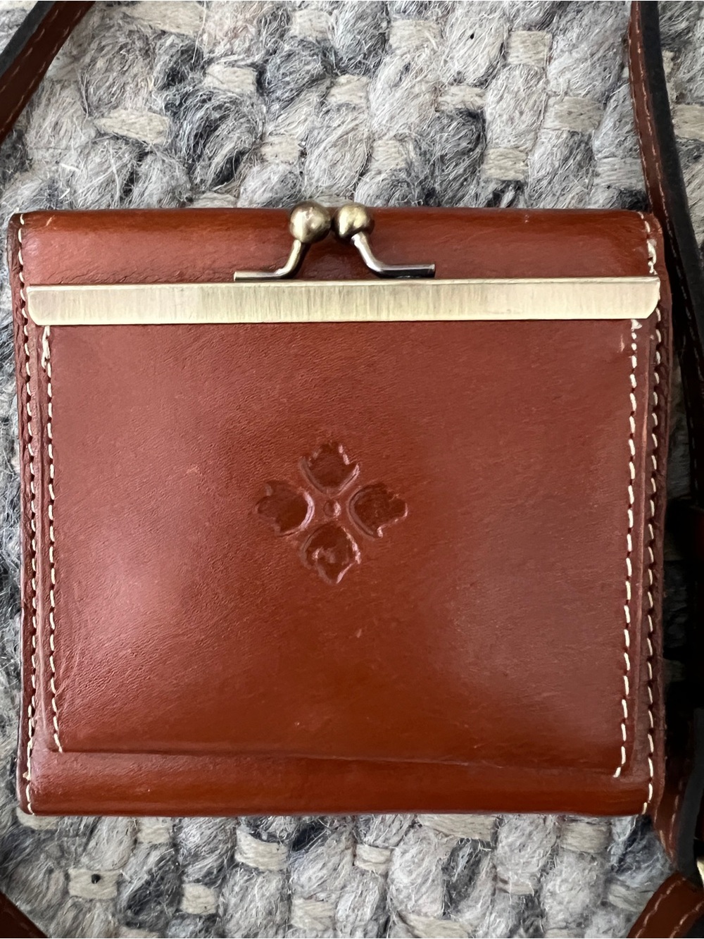 Handcrafted Crochet and Leather Half-Moon Crossbody Bag and matching wallet. - Picture 6 of 7